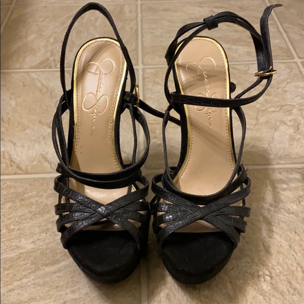 Heels - Picture 2 of 4